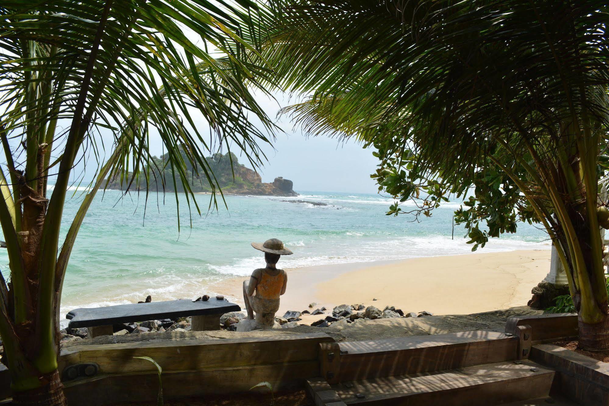 Sayurima Beach Hotel Ahangama Exterior foto